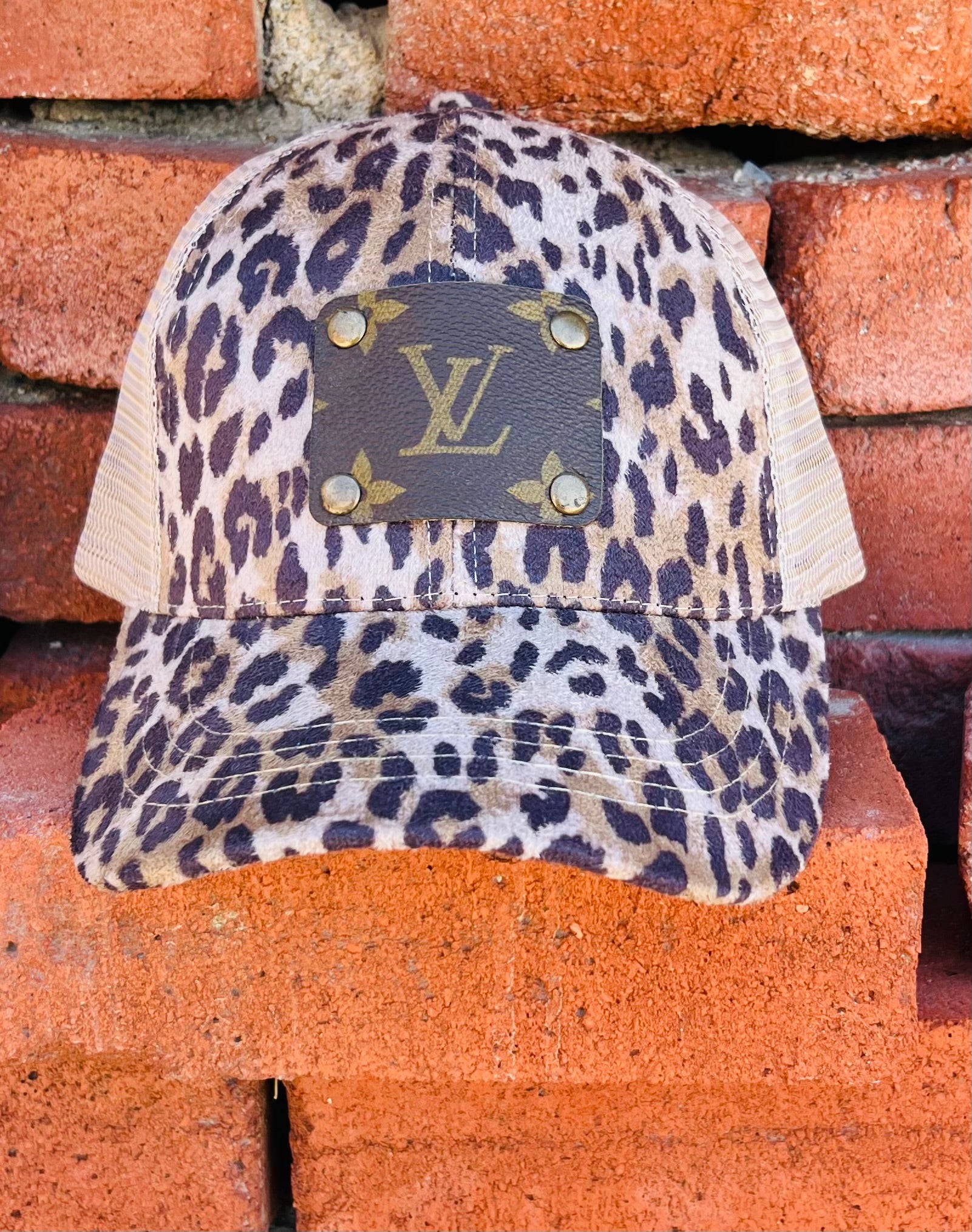 LEOPARD UPCYCLED LV CAP WITH MESH