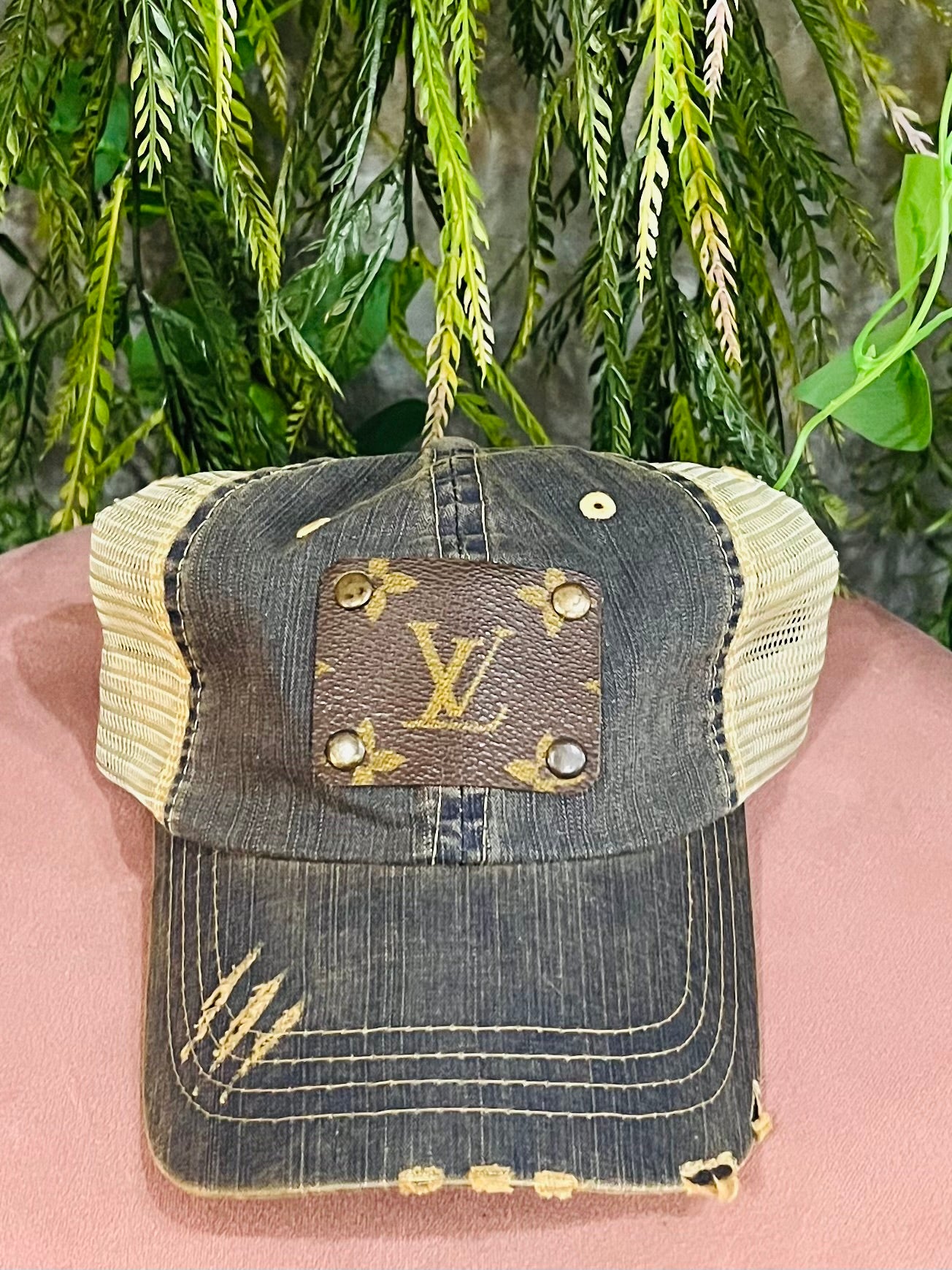 UPCYCLED LV DENIM CAP WITH MESS
