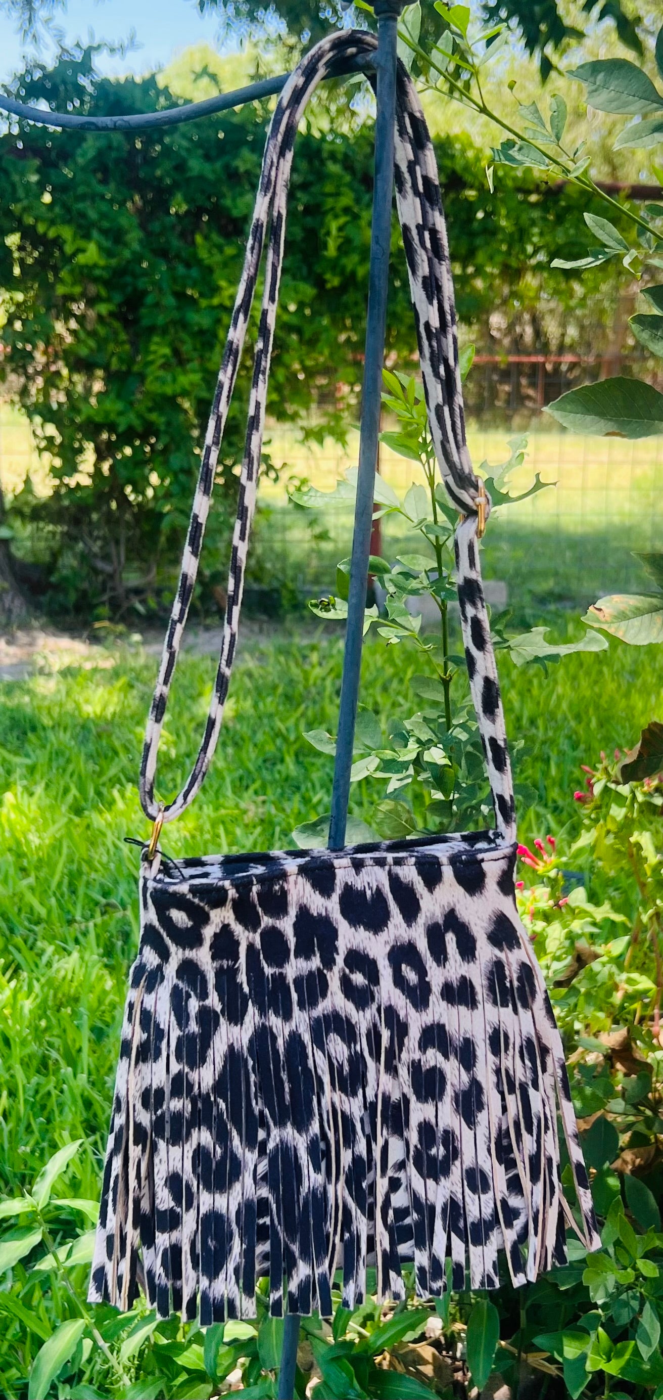 Round shoulder bag - Black/Leopard print - Ladies | H&M IN