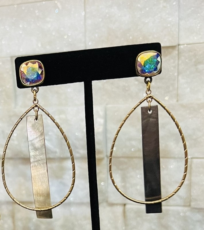 PINK PANACHE GOLD TEARDROP EARRING WITH MOTHER OF PEARL BAR