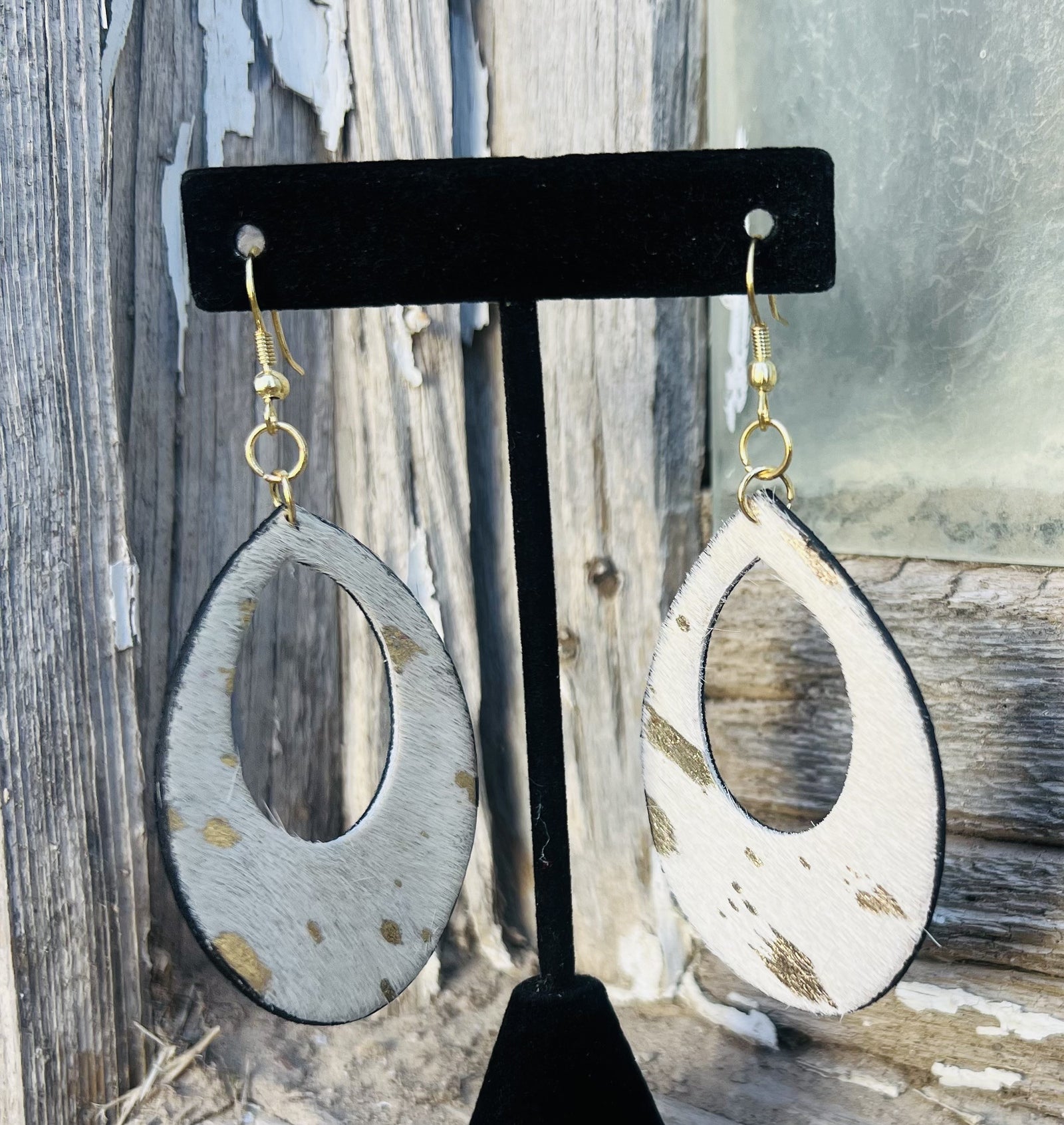 THE BUTTERCUP EARRINGS