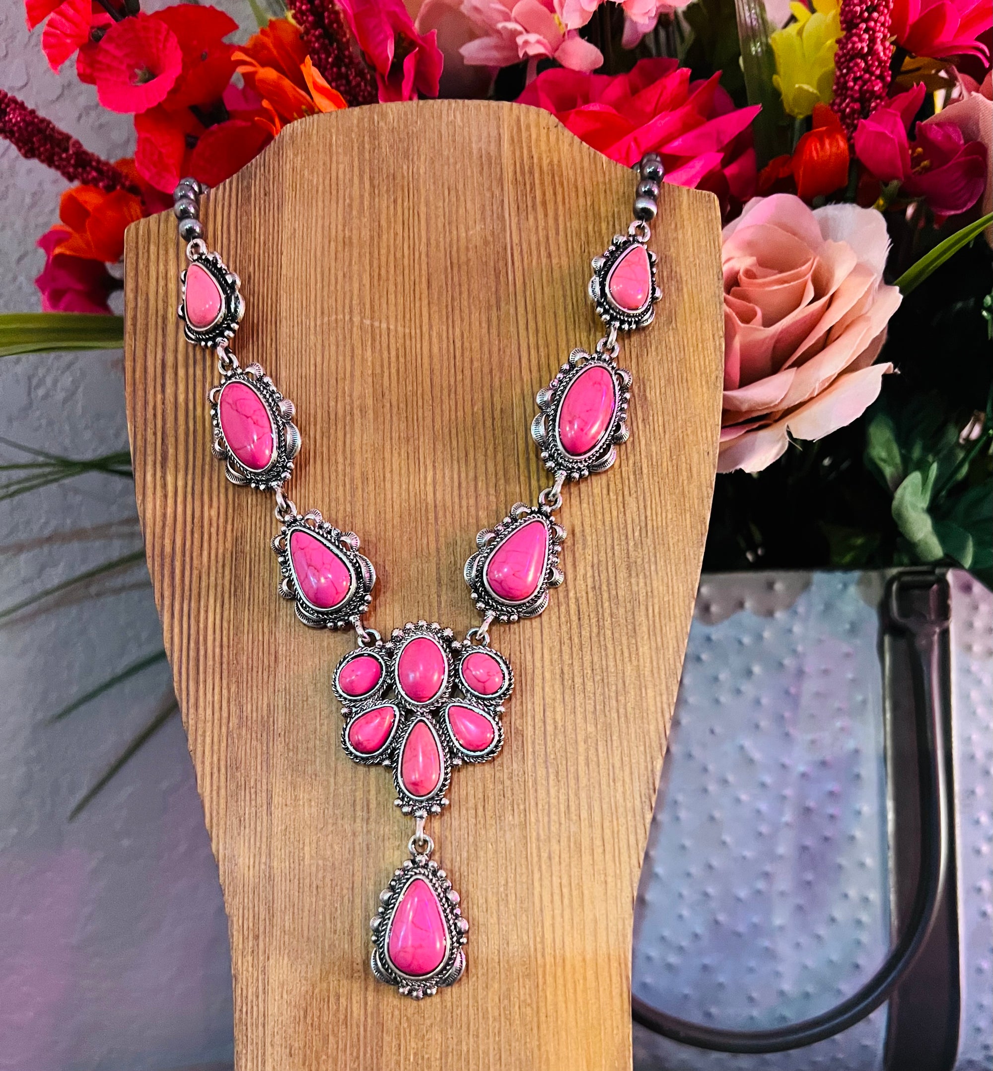 Western stone concho necklace (fuchsia)