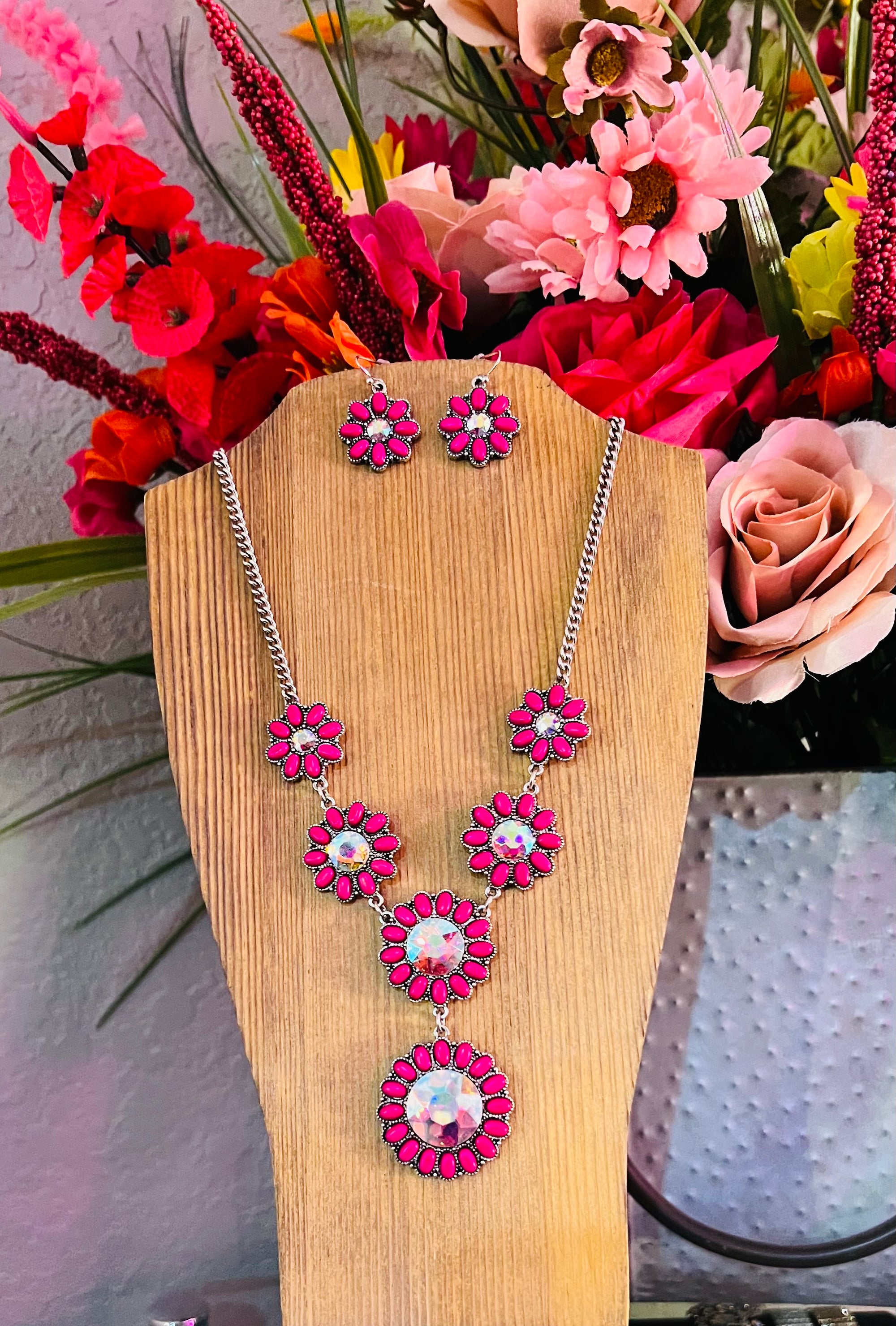 Hot Pink Stone Floral Concho Necklace Set