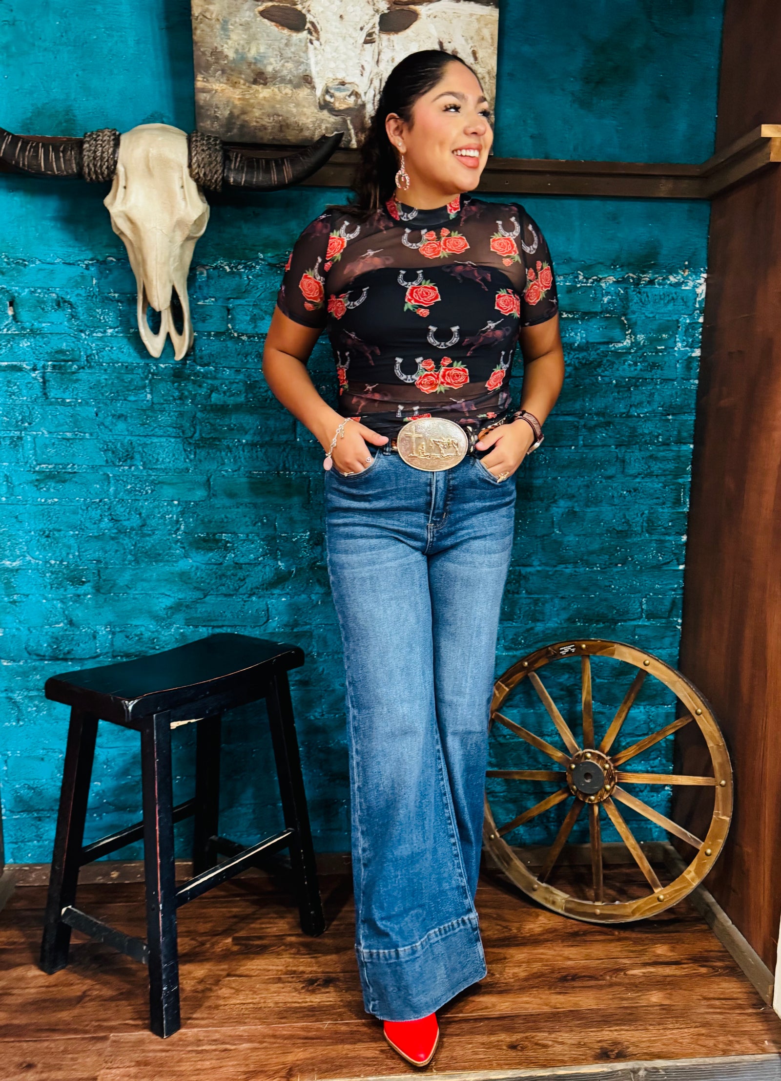 BLACK FLORAL HORSE MESH TOP