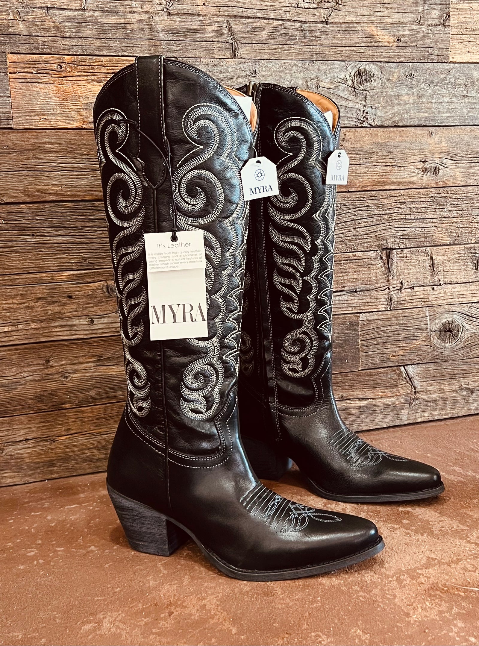 Nalejandra Boots in Cloud Red & Ebony