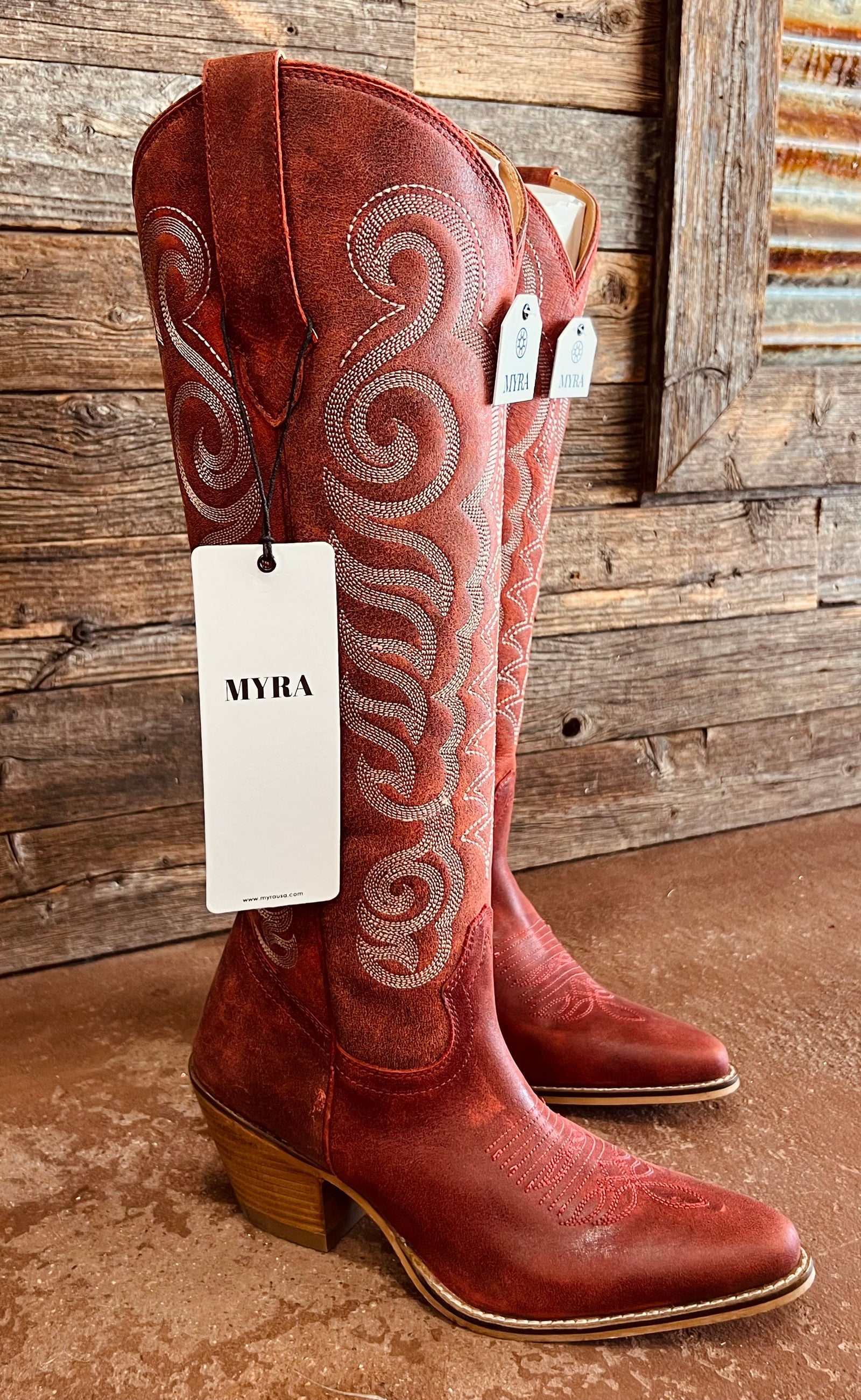 Nalejandra Boots in Cloud Red & Ebony