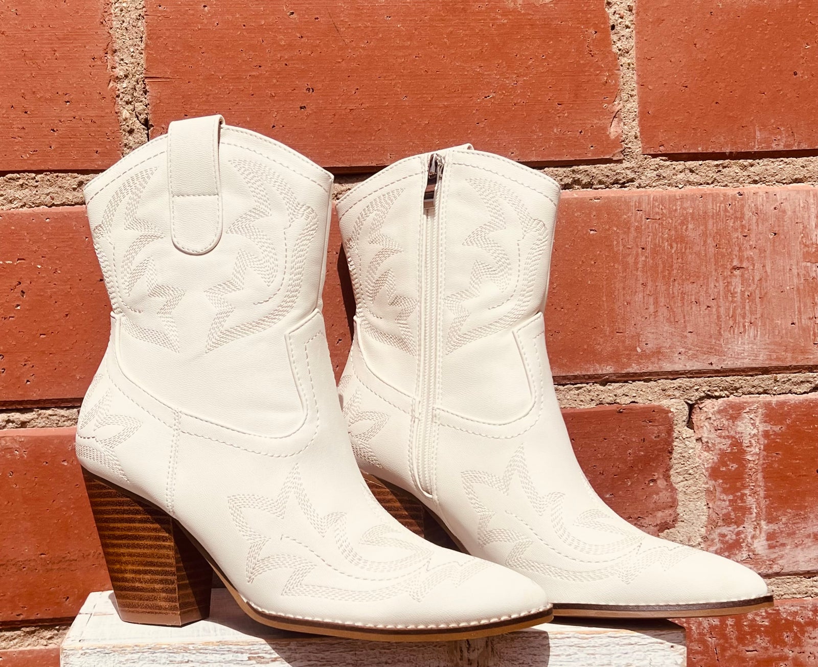 Corky's PLUS ONE BOOTS