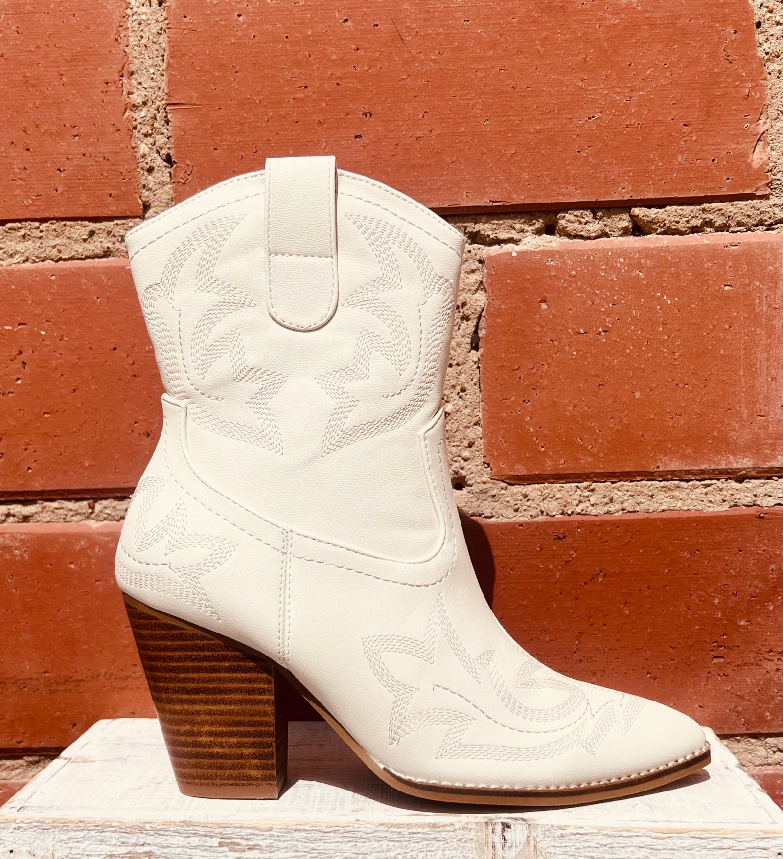 Corky's PLUS ONE BOOTS