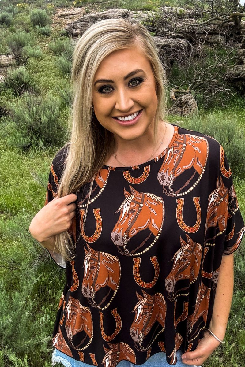 The Lucky Horse Shoe Top