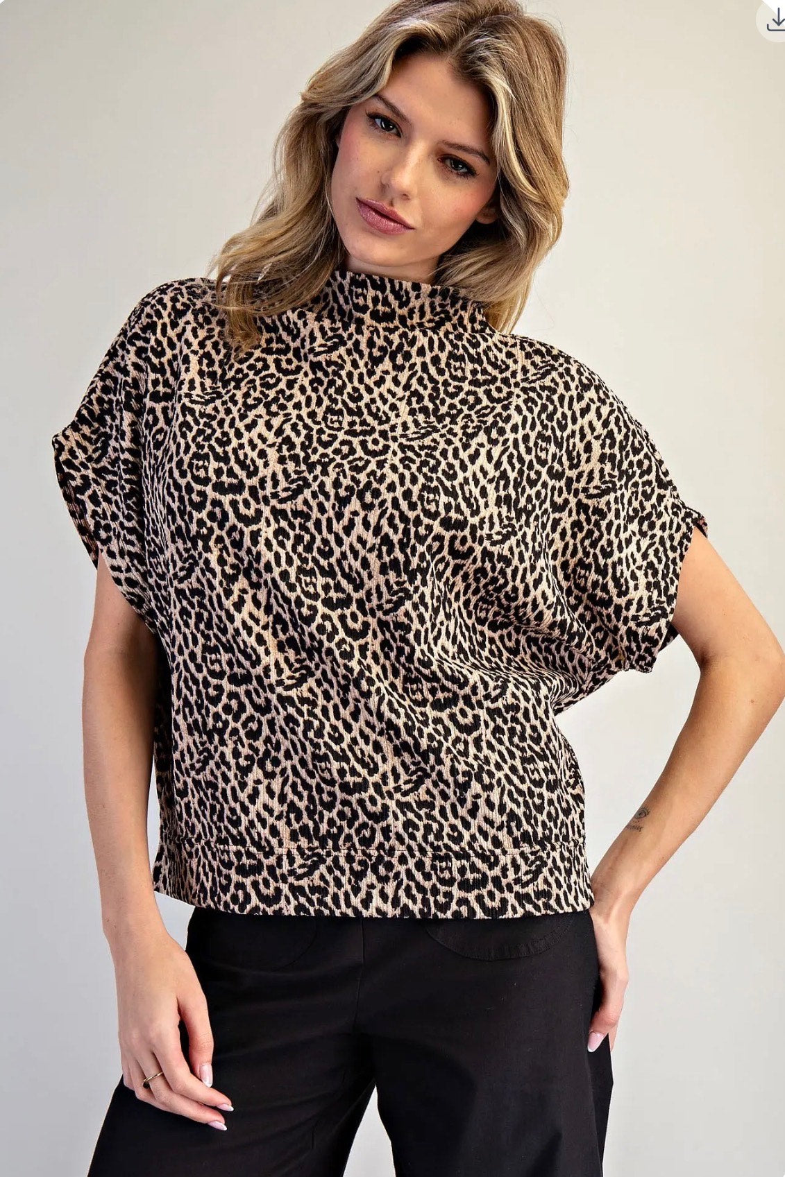 LEOPARD MOCK NECK TOP