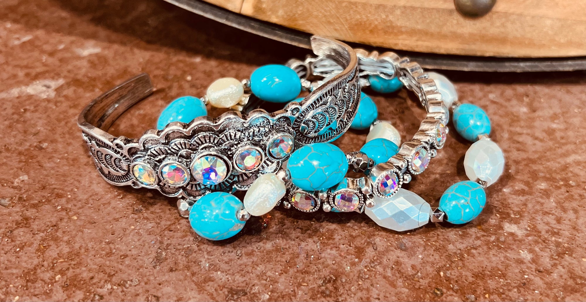 TURQUOISE AND SILVER BRACELET SET