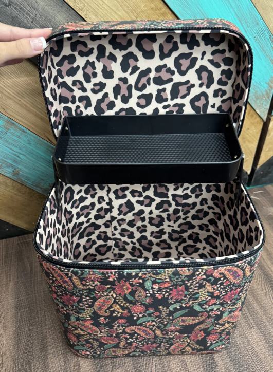 PAISLEY & WILD MAKEUP BOX