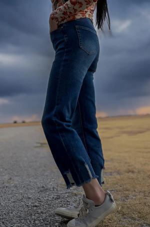 OUTLAW CROP JEANS - DARK WASH