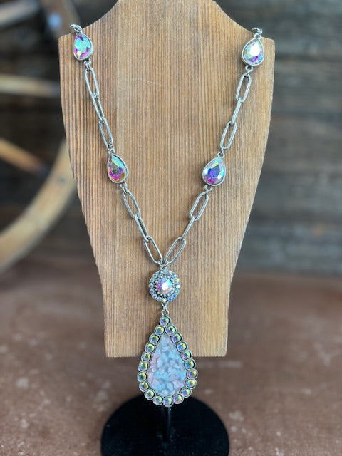 CRYSTAL AND TEARDROP PENDANT NECKLACE