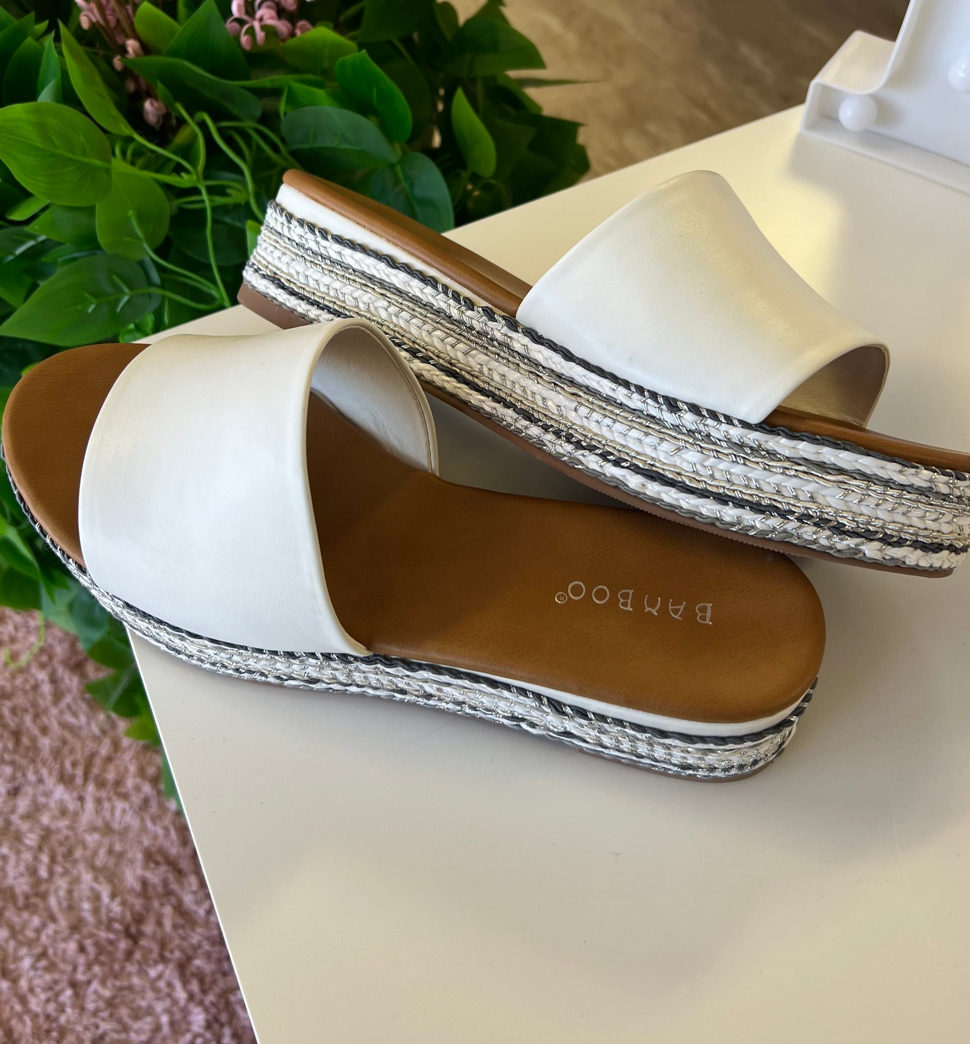 WHITE PLATFORM DETAIL SANDALS